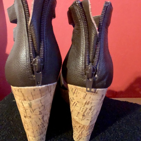 Dolce Vita wedge sandal - Picture 3 of 5